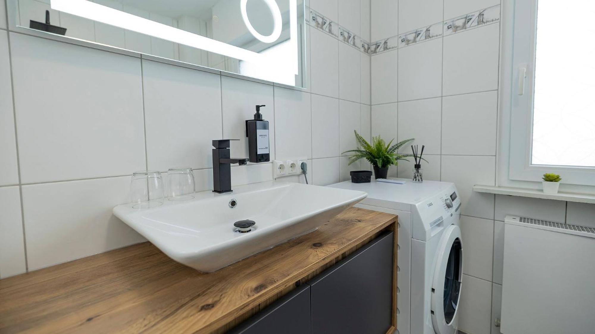 Luxx Home Mm, Airport- Fuer 7 Personen-Parken-Kueche Trunkelsberg ภายนอก รูปภาพ