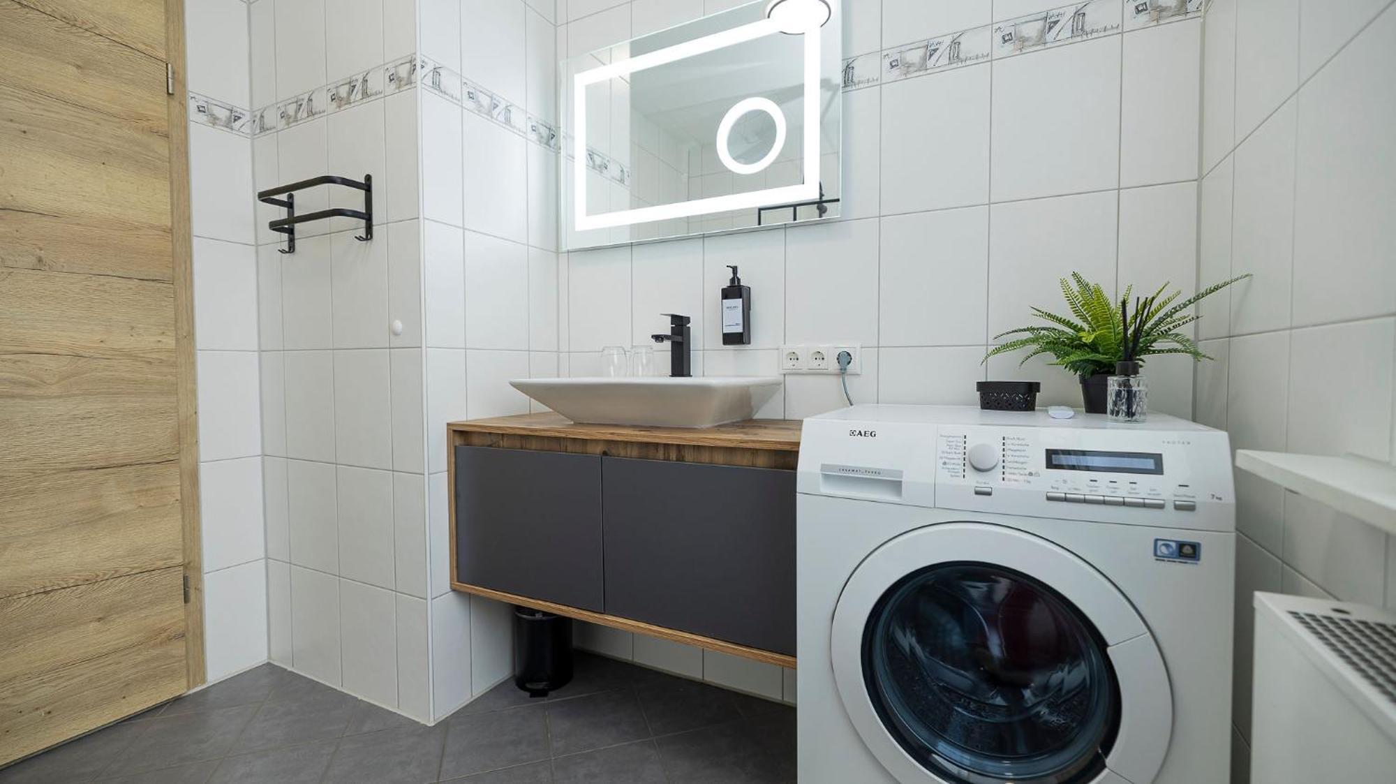 Luxx Home Mm, Airport- Fuer 7 Personen-Parken-Kueche Trunkelsberg ภายนอก รูปภาพ